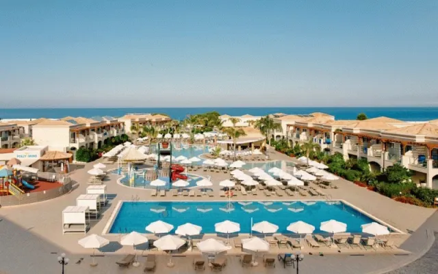 Hotellbilder av Mythos Beach Resort - nummer 1 av 49