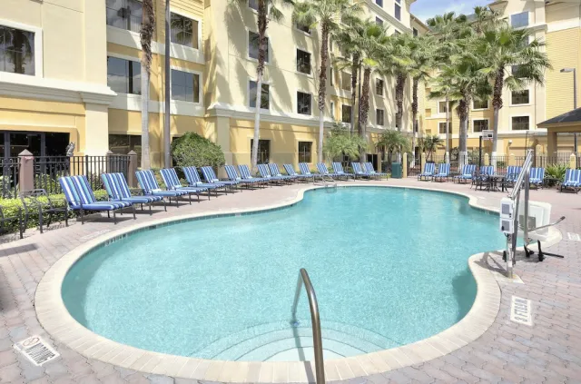 Hotellbilder av staySky Suites - I Drive Orlando - nummer 1 av 36