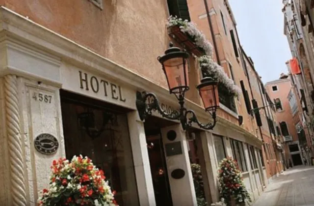 Hotellbilder av Giorgione Hotel - nummer 1 av 99