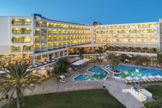 Hotellbilder av Constantinou Bros Athena Royal Beach Hotel - nummer 1 av 10