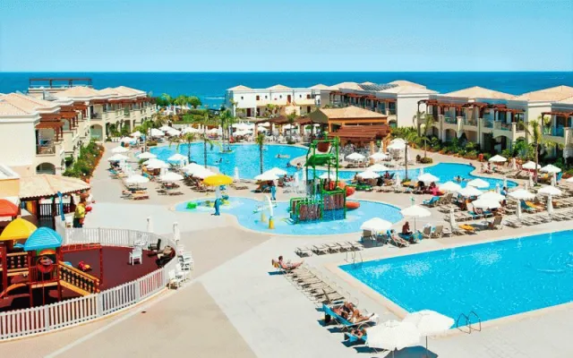 Hotellbilder av Mythos Beach Resort - nummer 1 av 46