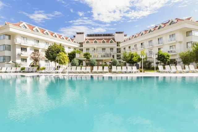Hotellbilder av Grand Mir'Amor Hotel & Spa - nummer 1 av 10
