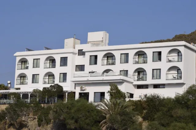 Hotellbilder av E.J Pyrgos Bay Hotel - nummer 1 av 8