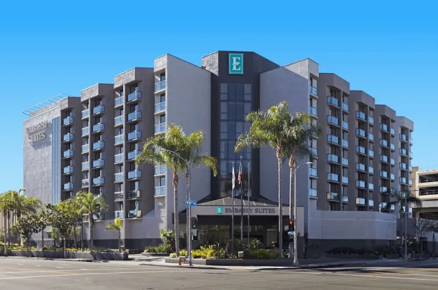 Hotellbilder av Embassy Suites by Hilton Los Angeles International Airport North - nummer 1 av 40