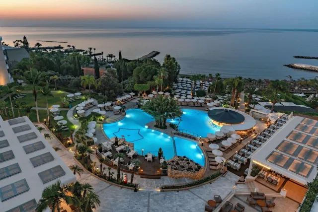 Hotellbilder av Mediterranean Beach Hotel - nummer 1 av 100