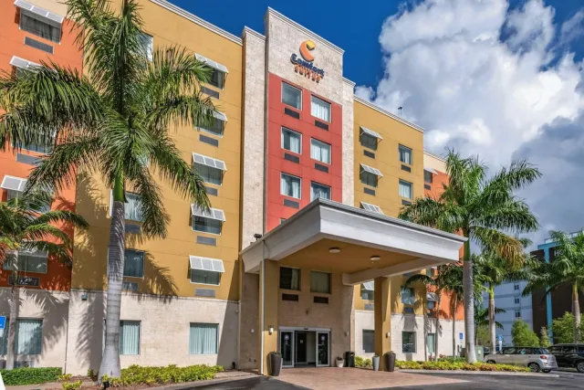 Hotellbilder av Comfort Suites Fort Lauderdale Airport South & Cruise Port - nummer 1 av 25
