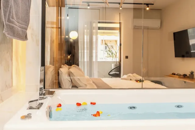 Hotellbilder av Luxury Suites with JACUZZI by Sea&theCity - nummer 1 av 49
