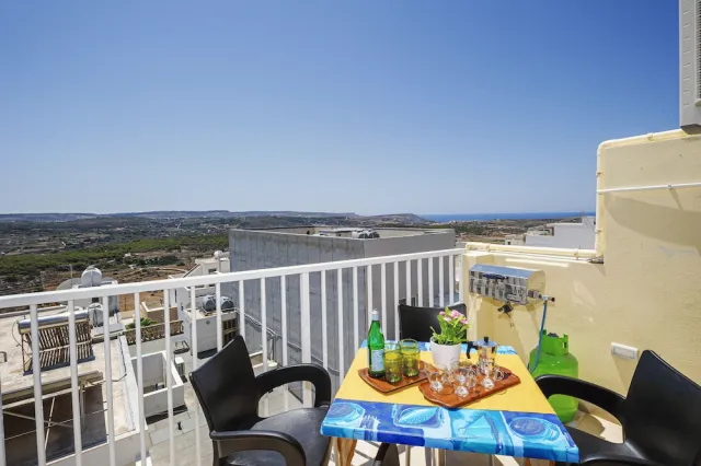 Hotellbilder av Summer Breeze Superior Apartment with Terrace by Getaways Malta - nummer 1 av 27