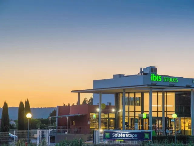 Hotellbilder av ibis Styles Pertuis Luberon - nummer 1 av 56