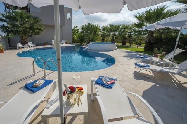 Hotellbilder av Xenos Villa 2. With 5 Bedrooms, Private Swimming Pool, Near the sea in Tigaki - nummer 1 av 44