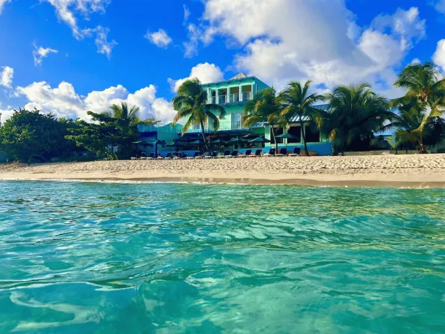 Hotellbilder av Azure Hotel and Art Studio - nummer 1 av 46