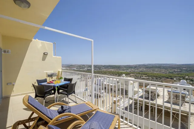 Hotellbilder av Summer Breeze with Panoramic terrace by Getaways Malta - nummer 1 av 35