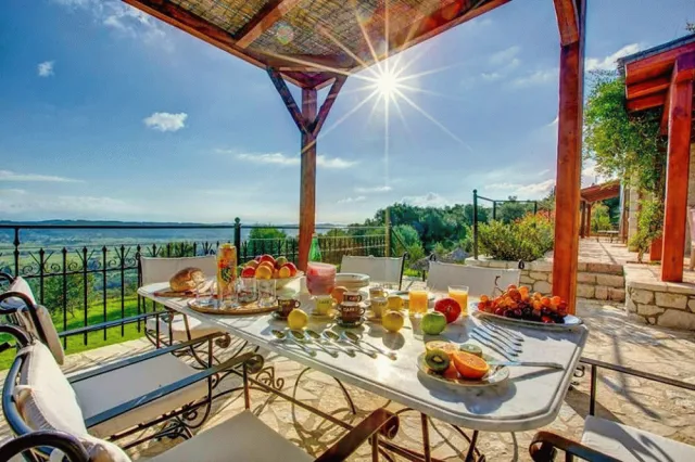 Hotellbilder av Stunning 8-bed Villa in Marmaro With Amazing View - nummer 1 av 23