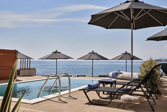 Hotellbilder av Beachfront Alassa Villas With Private Pools - nummer 1 av 33