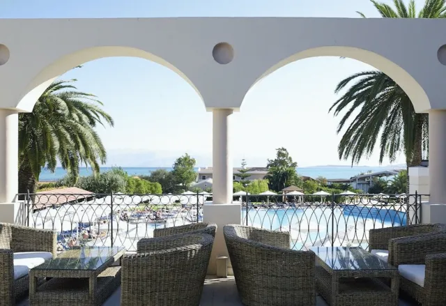 Hotellbilder av Roda Beach Resort & Spa - nummer 1 av 10