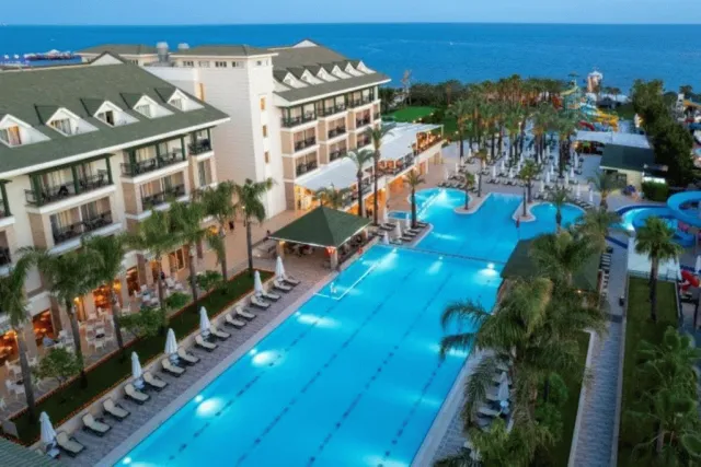 Hotellbilder av Alva Donna Beach Resort - nummer 1 av 7