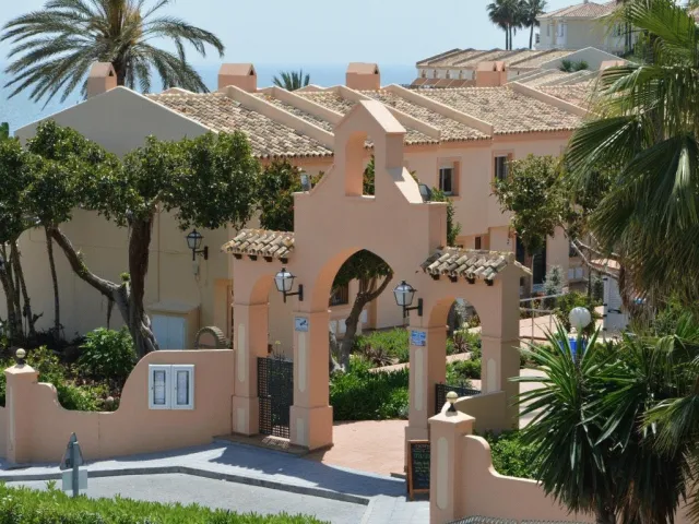 Hotellbilder av Ramada Hotel & Suites by Wyndham Costa del Sol - nummer 1 av 14