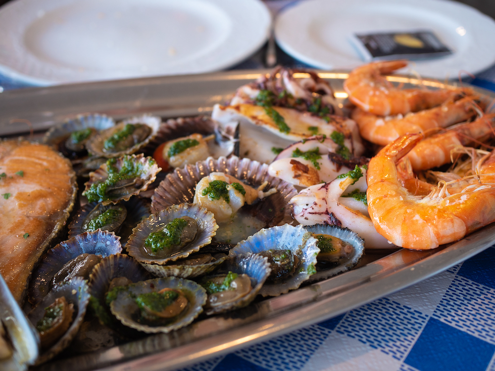 Fersk sjømat er en delikatesse og serveres på mange restauranter på Tenerife