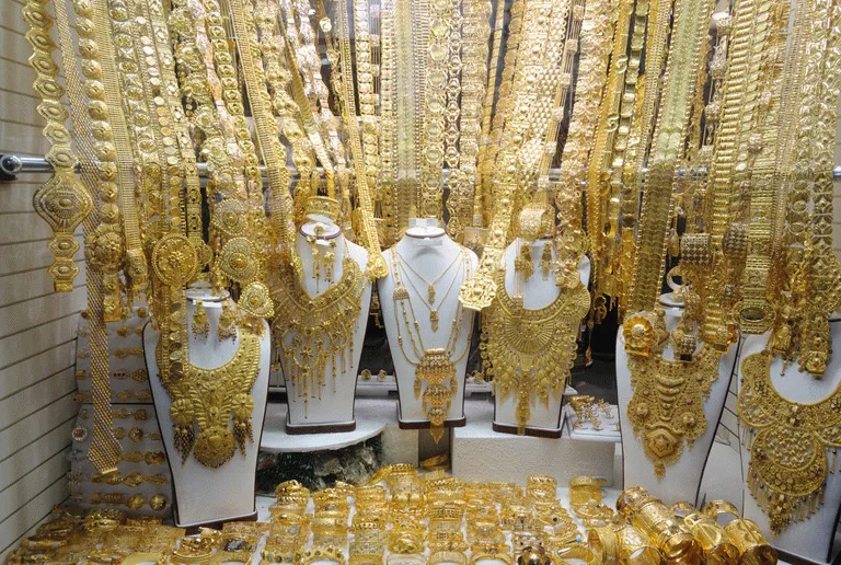 Gull er rimelig i Dubai. Gullmarkedet ligger i Deira og bør besøkes 