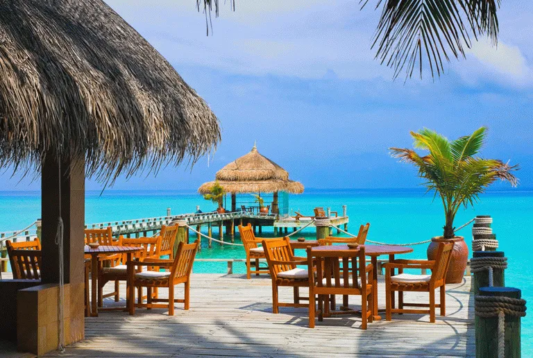 De fleste restauranter på Maldivene har bordsetting både ute og inne 