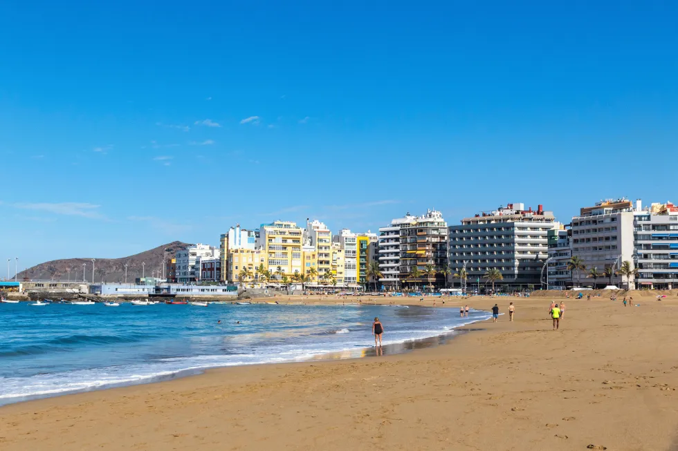 Las Canteras stranden ligger midt i hovedstaden Las Palmas 