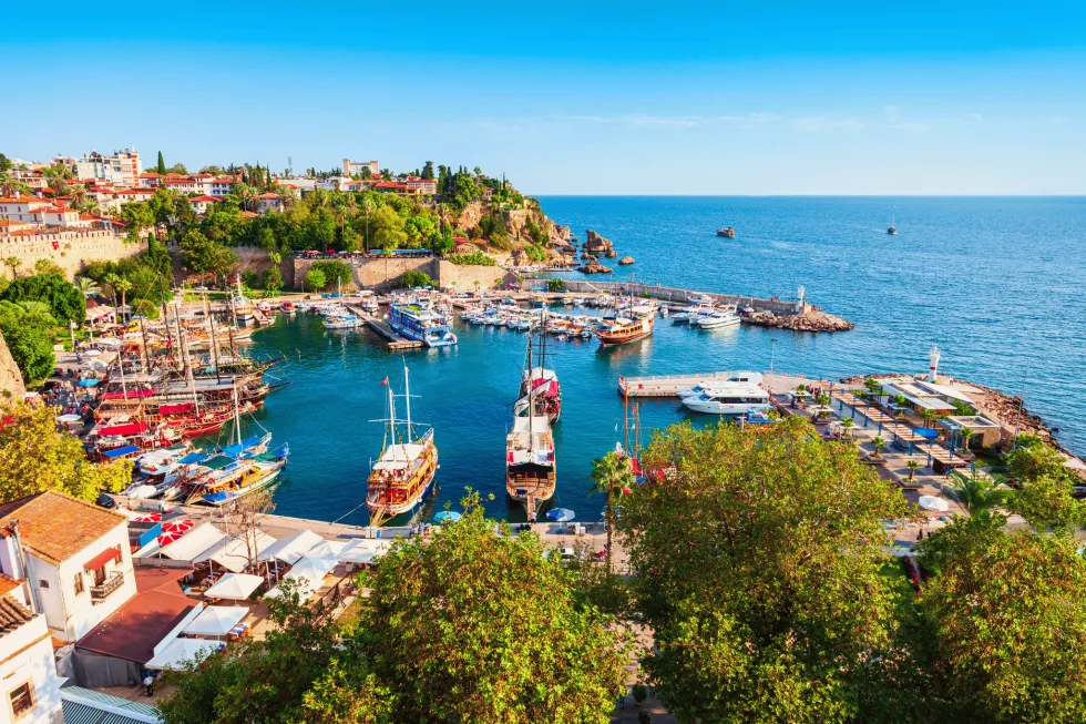 Havnen i gamlebyen i Antalya 
